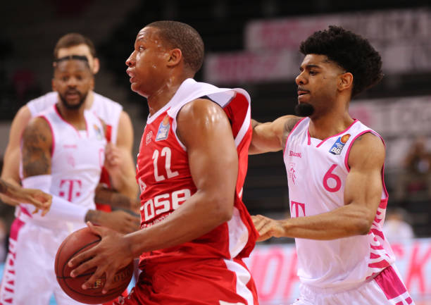 向内翻腾两 向内翻腾两