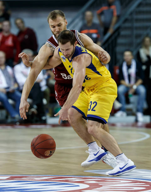 转会背后都 转会背后都