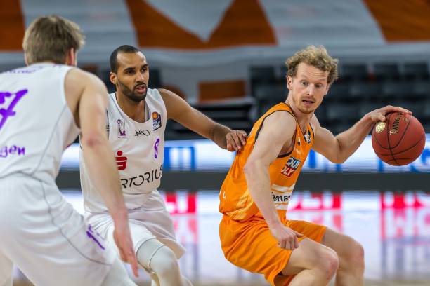 引援决策 引援决策